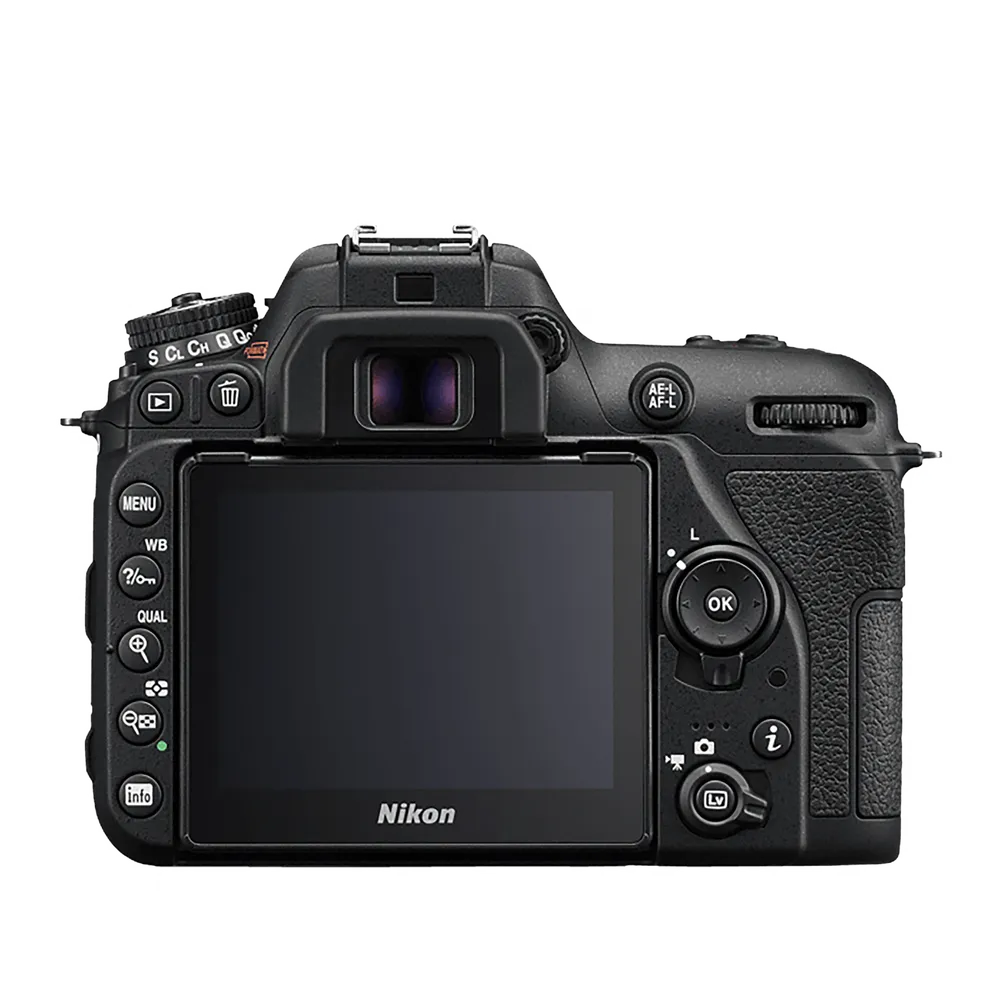 D7500 (Body + Lens)